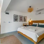 Hotel Massi Near The Sea