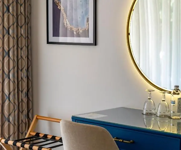 Massi Near The Sea Hotel *