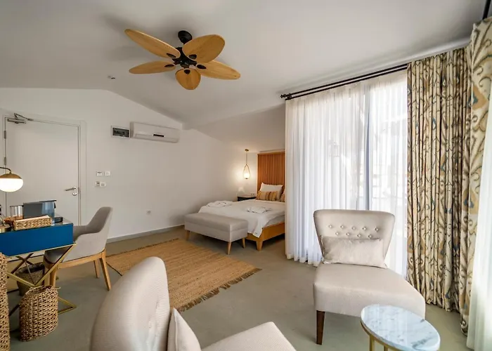 Massi Near The Sea Hotel